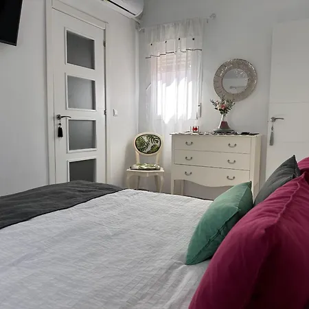 Dante - Ole Solutions Apartmán *